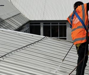 Commercial roof cleaning